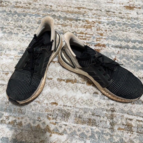 Adidas Ultra Boost 2019 - Picture 4 of 5